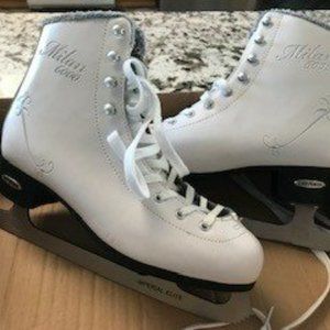Ladies Figure Skates